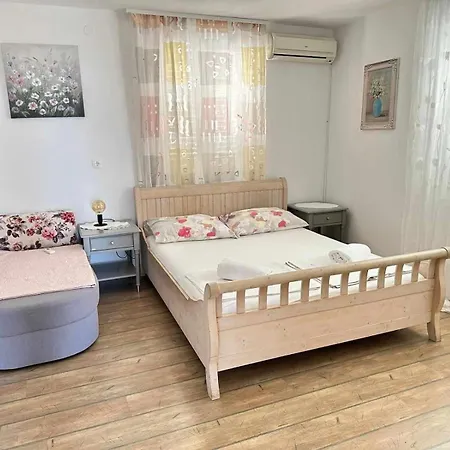 Borna * Baška Voda